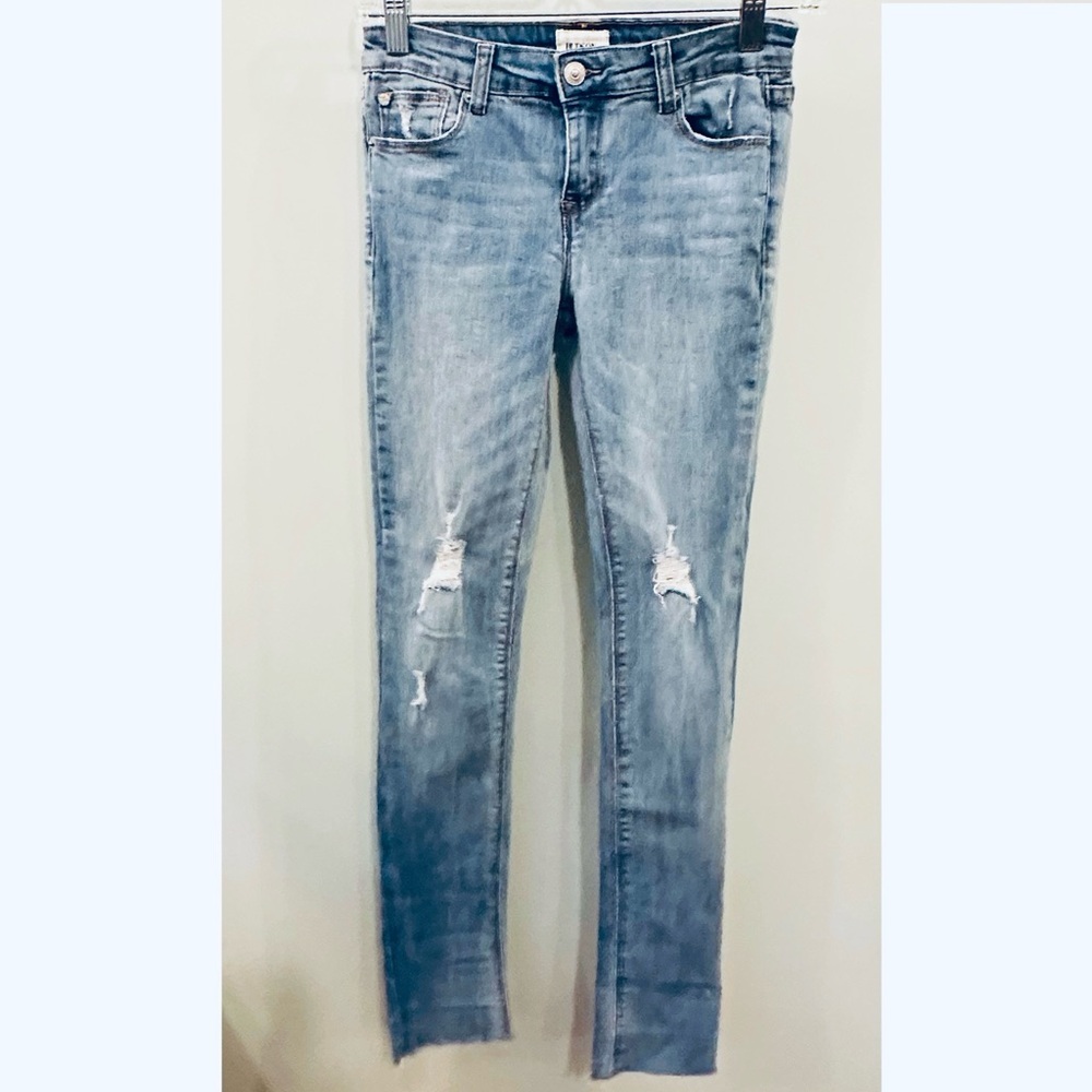 Hudson Jeans Distressed Skinny Jeans Size 16 waist 26”inseam 29”